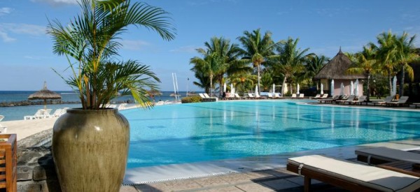 Популярный тропический остров ужесточает правила иммиграции Популярный тропический остров ужесточает правила иммиграции