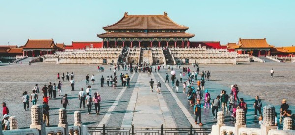 Китай запустил новую визу для иностранных специалистов