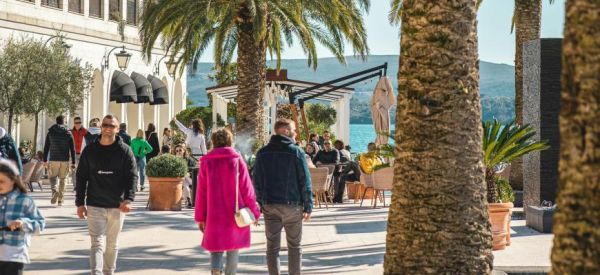 Правительство Черногории приняло поправки к закону об иностранцах. Они оказались ещё строже Правительство Черногории приняло поправки к закону об иностранцах. Они оказались ещё строже