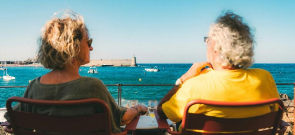 Франция хочет отменить бесплатную медицину для иностранных пенсионеров