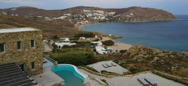 Иностранные инвесторы утроили спрос на элитную недвижимость Греции Иностранные инвесторы утроили спрос на элитную недвижимость Греции